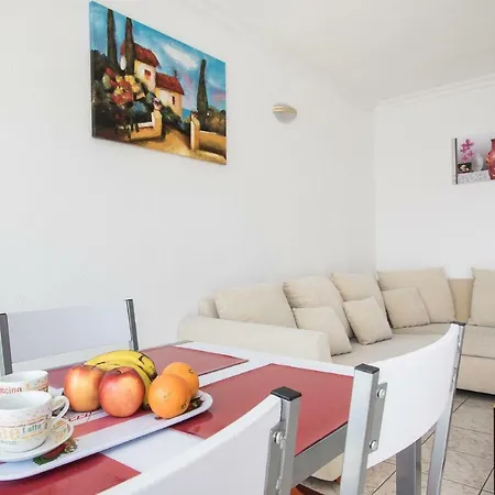 Apartment Sea Breeze In Playa De Americas With Parking *